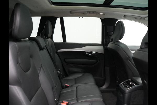 Volvo XC90 T8 Recharge AWD LONG RANGE Ultimate Dark 7 Persoons Plug In Hybrid 456pk Dealer O.H. PHEV | Panodak | Head Up | Adaptive Cruise | Camera | Lederen Sportstoelen Memory & Verwarmd | Google Assistent | Harman & Kardon | Stuur Verwarmd | Apple Carplay | Blis | Keyless | Virtual |
