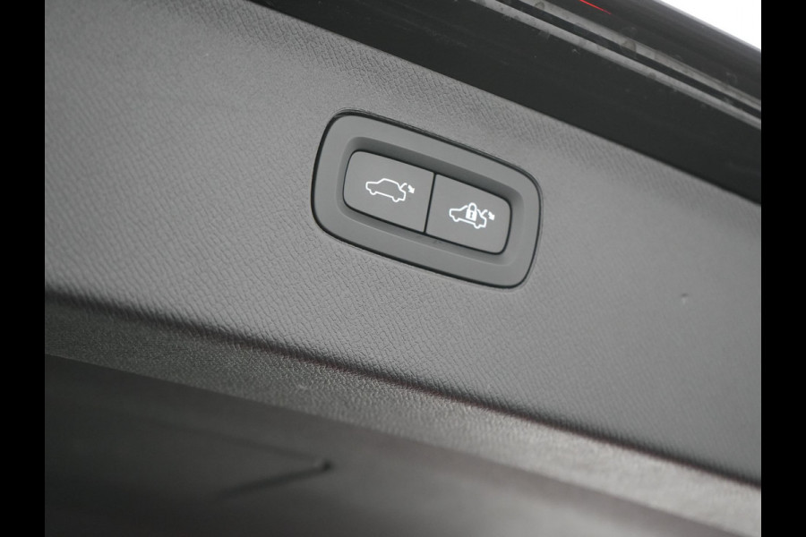 Volvo XC90 T8 Recharge AWD LONG RANGE Ultimate Dark 7 Persoons Plug In Hybrid 456pk Dealer O.H. PHEV | Panodak | Head Up | Adaptive Cruise | Camera | Lederen Sportstoelen Memory & Verwarmd | Google Assistent | Harman & Kardon | Stuur Verwarmd | Apple Carplay | Blis | Keyless | Virtual |