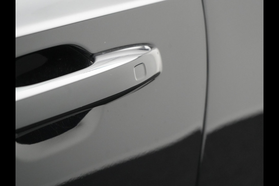 Volvo XC90 T8 Recharge AWD LONG RANGE Ultimate Dark 7 Persoons Plug In Hybrid 456pk Dealer O.H. PHEV | Panodak | Head Up | Adaptive Cruise | Camera | Lederen Sportstoelen Memory & Verwarmd | Google Assistent | Harman & Kardon | Stuur Verwarmd | Apple Carplay | Blis | Keyless | Virtual |