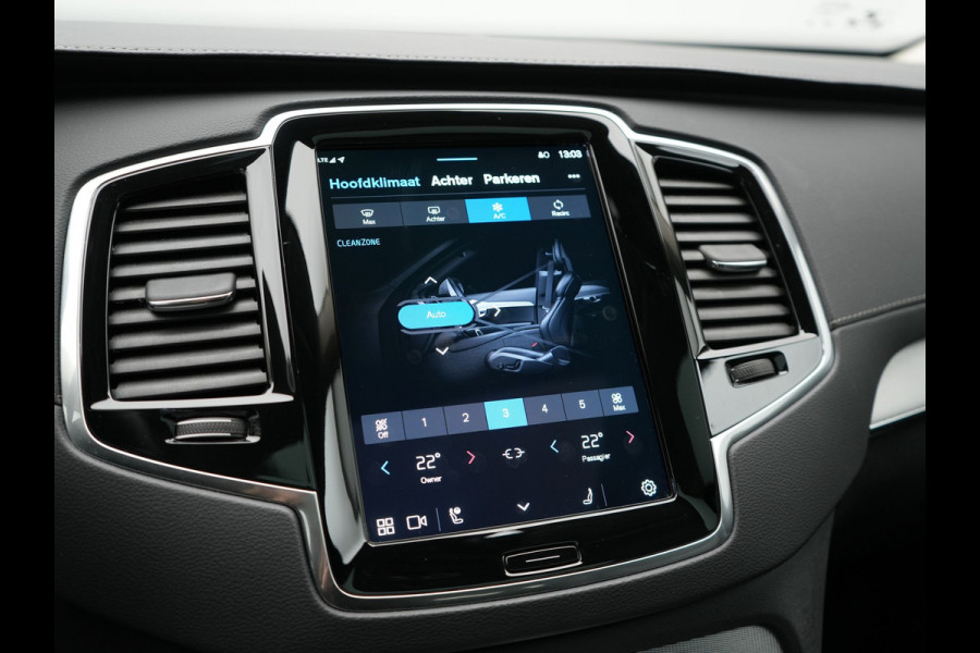Volvo XC90 T8 Recharge AWD LONG RANGE Ultimate Dark 7 Persoons Plug In Hybrid 456pk Dealer O.H. PHEV | Panodak | Head Up | Adaptive Cruise | Camera | Lederen Sportstoelen Memory & Verwarmd | Google Assistent | Harman & Kardon | Stuur Verwarmd | Apple Carplay | Blis | Keyless | Virtual |