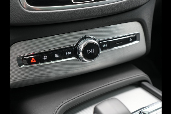 Volvo XC90 T8 Recharge AWD LONG RANGE Ultimate Dark 7 Persoons Plug In Hybrid 456pk Dealer O.H. PHEV | Panodak | Head Up | Adaptive Cruise | Camera | Lederen Sportstoelen Memory & Verwarmd | Google Assistent | Harman & Kardon | Stuur Verwarmd | Apple Carplay | Blis | Keyless | Virtual |