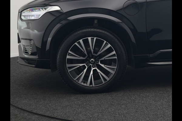 Volvo XC90 T8 Recharge AWD LONG RANGE Ultimate Dark 7 Persoons Plug In Hybrid 456pk Dealer O.H. PHEV | Panodak | Head Up | Adaptive Cruise | Camera | Lederen Sportstoelen Memory & Verwarmd | Google Assistent | Harman & Kardon | Stuur Verwarmd | Apple Carplay | Blis | Keyless | Virtual |