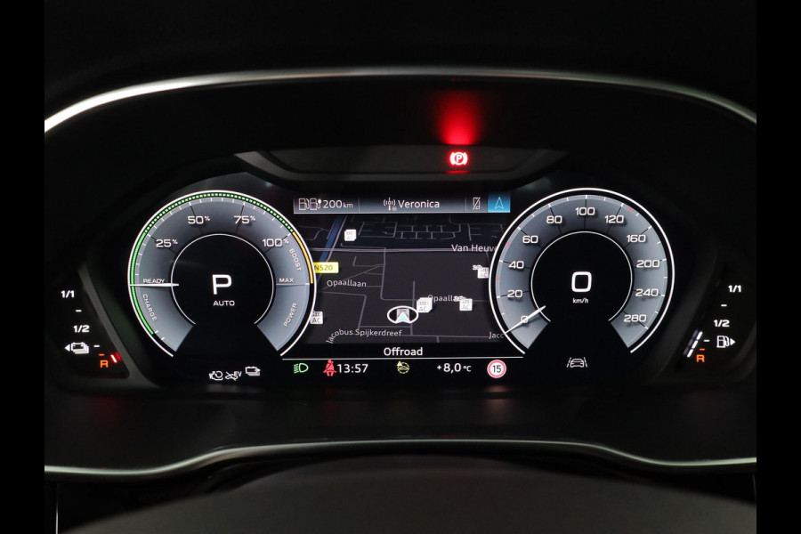 Audi Q3 45 TFSI e S edition 245 pk S-tronic | Navigatie | Panoramadak | Parkeersensoren | Achteruitrijcamera | Stoelverwarming | S-Line |