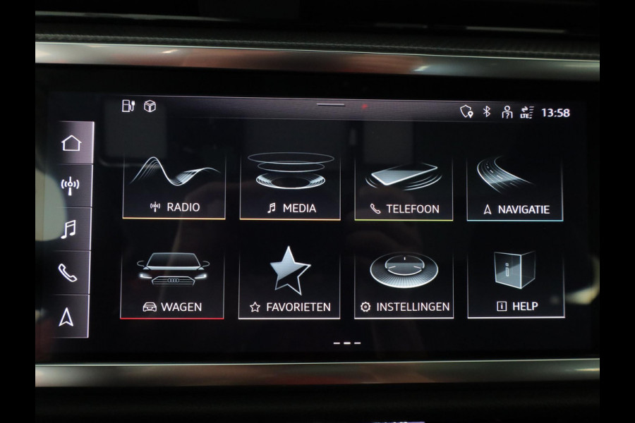 Audi Q3 45 TFSI e S edition 245 pk S-tronic | Navigatie | Panoramadak | Parkeersensoren | Achteruitrijcamera | Stoelverwarming | S-Line |