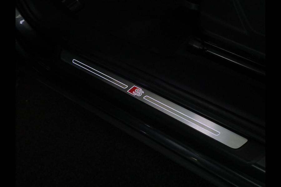 Audi Q3 45 TFSI e S edition 245 pk S-tronic | Navigatie | Panoramadak | Parkeersensoren | Achteruitrijcamera | Stoelverwarming | S-Line |