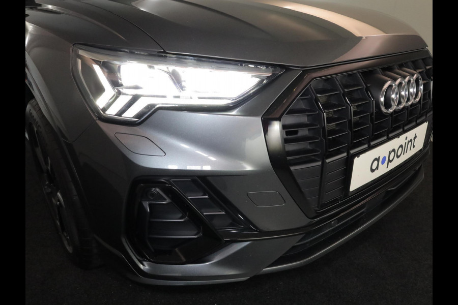 Audi Q3 45 TFSI e S edition 245 pk S-tronic | Navigatie | Panoramadak | Parkeersensoren | Achteruitrijcamera | Stoelverwarming | S-Line |