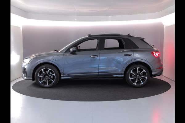 Audi Q3 45 TFSI e S edition 245 pk S-tronic | Navigatie | Panoramadak | Parkeersensoren | Achteruitrijcamera | Stoelverwarming | S-Line |