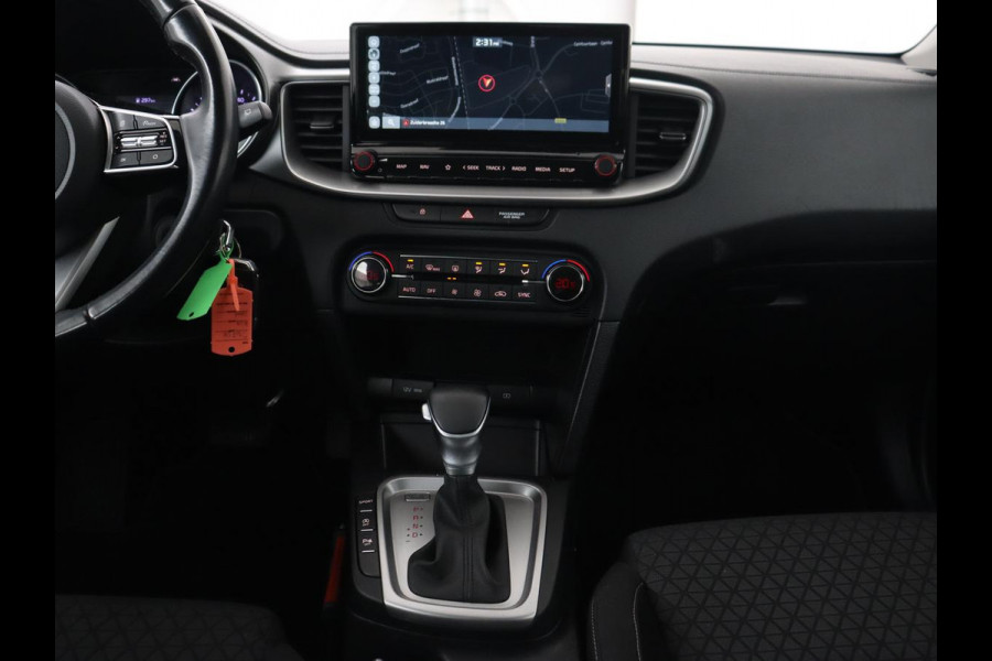 Kia Ceed 1.4 T-GDi DynamicLine | Automaat | Camera | Trekhaak | Carplay | Navigatie | Climate control | DAB | Cruise control | Parkeerhulp