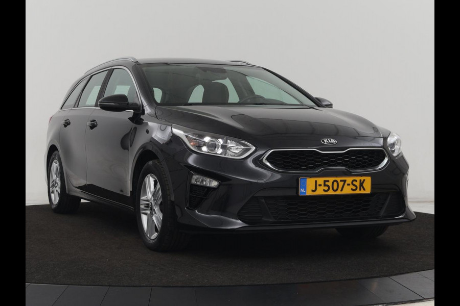Kia Ceed 1.4 T-GDi DynamicLine | Automaat | Camera | Trekhaak | Carplay | Navigatie | Climate control | DAB | Cruise control | Parkeerhulp