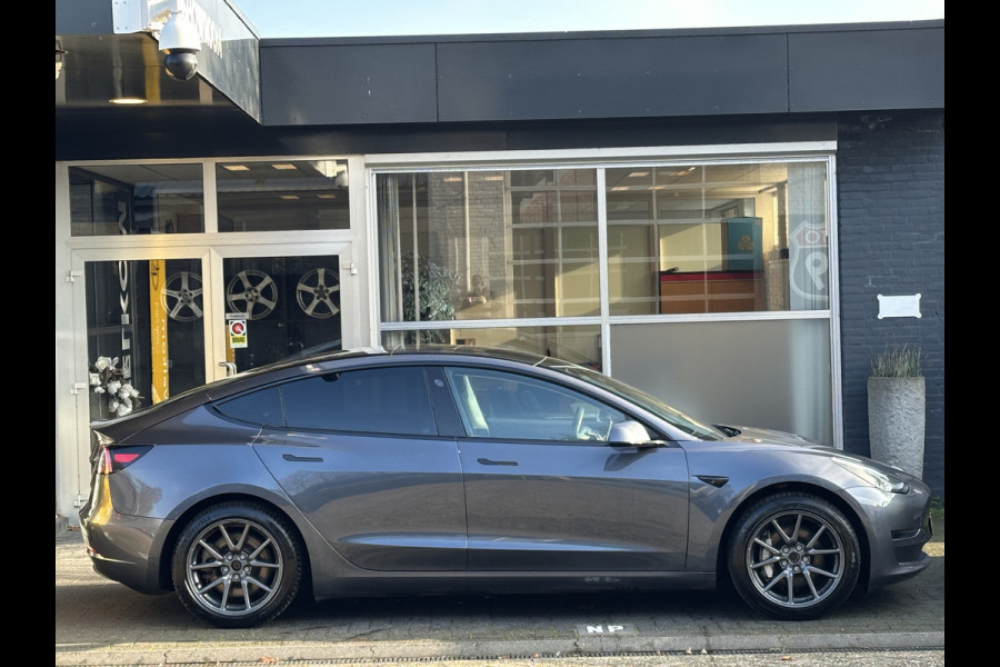 Tesla Model 3 Long Range AWD 75 kWh SOH 83% / NIEUWSTAAT !! / AUTOPILOT /  / STOELVERWARMING