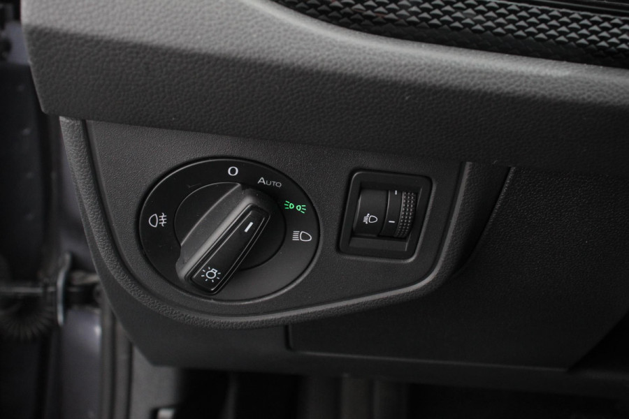 Volkswagen Polo 1.0 TSI DSG Life | Adaptive Cruise Control | Parkeersensoren Voor + Achter | Privacy Glass | LED | Apple Carplay/Android Auto | Virtual Cockpit |