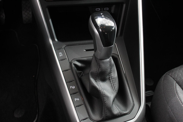 Volkswagen Polo 1.0 TSI DSG Life | Adaptive Cruise Control | Parkeersensoren Voor + Achter | Privacy Glass | LED | Apple Carplay/Android Auto | Virtual Cockpit |
