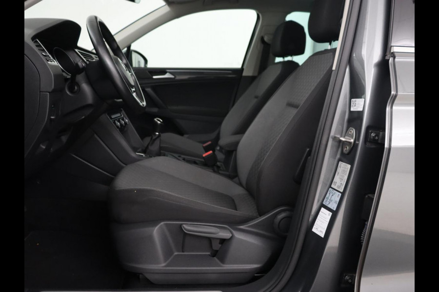 Volkswagen Tiguan 1.5 TSI Comfortline | Panoramadak | Stoelverwarming | Carplay | Camera | Keyless | Adaptive cruise | Navigatie | Full LED