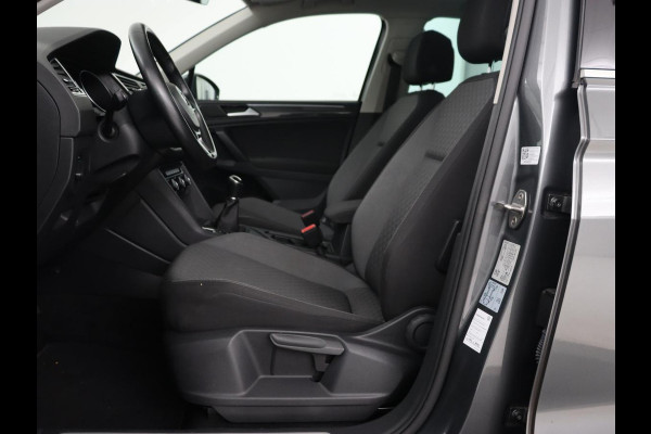 Volkswagen Tiguan 1.5 TSI Comfortline | Panoramadak | Stoelverwarming | Carplay | Camera | Keyless | Adaptive cruise | Navigatie | Full LED