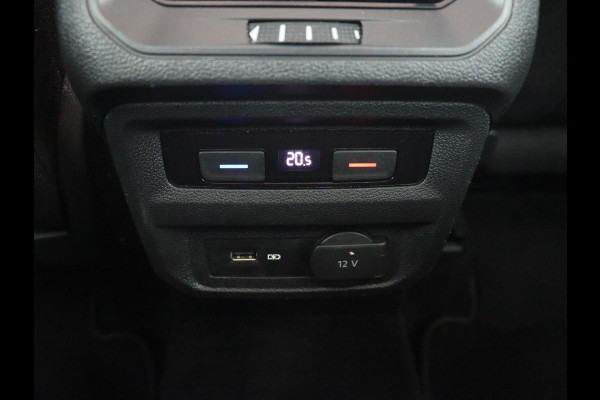 Volkswagen Tiguan 1.5 TSI Comfortline | Panoramadak | Stoelverwarming | Carplay | Camera | Keyless | Adaptive cruise | Navigatie | Full LED