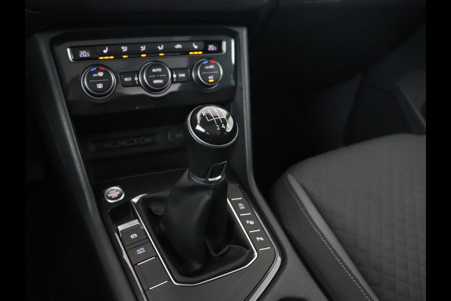 Volkswagen Tiguan 1.5 TSI Comfortline | Panoramadak | Stoelverwarming | Carplay | Camera | Keyless | Adaptive cruise | Navigatie | Full LED