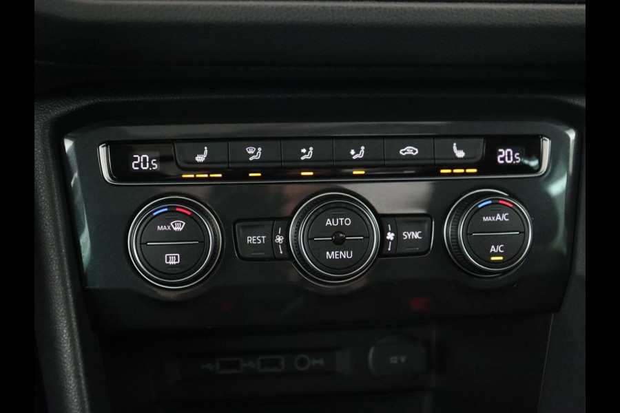 Volkswagen Tiguan 1.5 TSI Comfortline | Panoramadak | Stoelverwarming | Carplay | Camera | Keyless | Adaptive cruise | Navigatie | Full LED