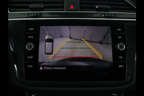 Volkswagen Tiguan 1.5 TSI Comfortline | Panoramadak | Stoelverwarming | Carplay | Camera | Keyless | Adaptive cruise | Navigatie | Full LED