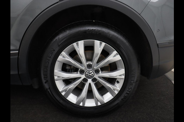 Volkswagen Tiguan 1.5 TSI Comfortline | Panoramadak | Stoelverwarming | Carplay | Camera | Keyless | Adaptive cruise | Navigatie | Full LED