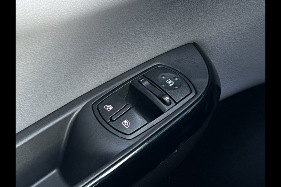 Opel Corsa 1.4 Online Edition | Navi | Trekhaak | Carplay | DAB | Clima | Cruise