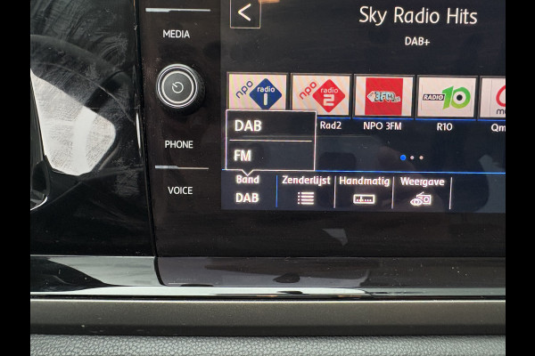 Volkswagen Polo 1.0 TSi 95pk Comfortline Business 5-drs. CAMERA/CARPLAY/NAVI/ADAPT.CRUISE/DAB