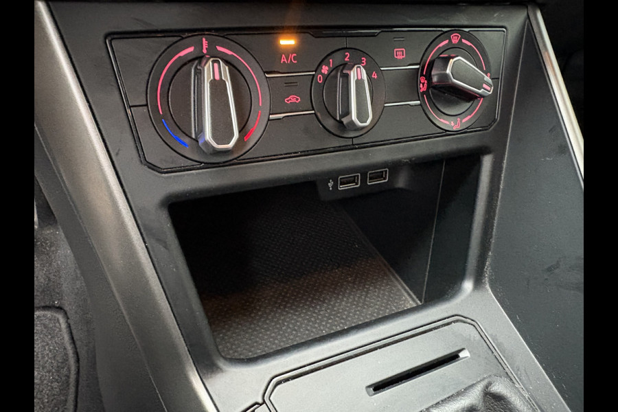 Volkswagen Polo 1.0 TSi 95pk Comfortline Business 5-drs. CAMERA/CARPLAY/NAVI/ADAPT.CRUISE/DAB