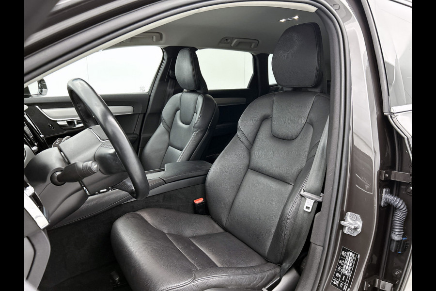Volvo V90 2.0 B4 198PK Mild Hybrid Business pro automaat / Airco-ecc / Navi / Leder / Adap-cruise / Lmv / Xenon / Car-play / Apk 04-2027