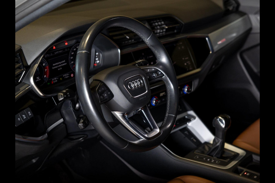 Audi Q3 Sportback 35 TFSI Business Edition / 150pk / Panorama dak / Keyless / Rondomzicht camera /