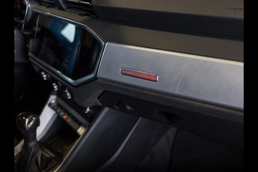 Audi Q3 Sportback 35 TFSI Business Edition / 150pk / Panorama dak / Keyless / Rondomzicht camera /