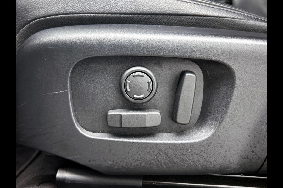 Land Rover Range Rover Evoque P300e AWD R-Dynamic SE