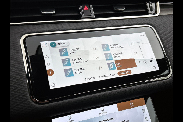 Land Rover Range Rover Evoque P300e AWD R-Dynamic SE