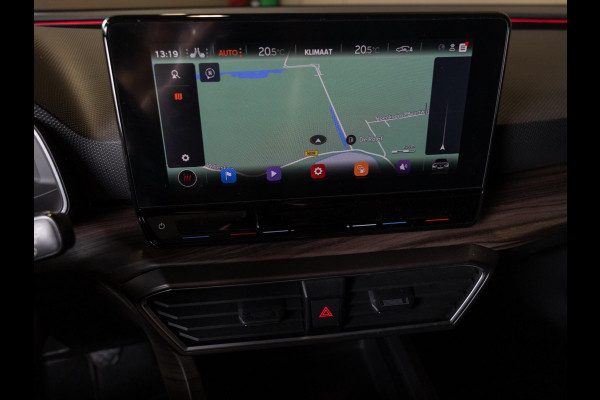 Seat Leon 1.5 TSI Style Ultimate Edition / 150pk / Keyless / Stoel en stuurverwarming /