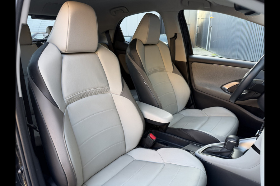 Toyota Yaris 1.5 Hybrid Executive | Creme Leer | Head-up | BSM | Rijklaar!!