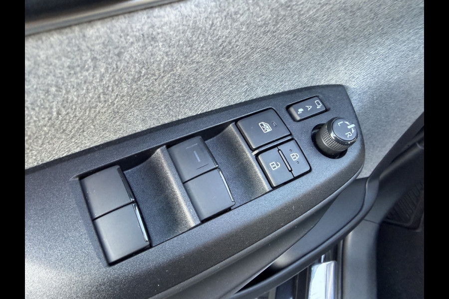 Toyota Yaris 1.5 Hybrid Executive | Creme Leer | Head-up | BSM | Rijklaar!!