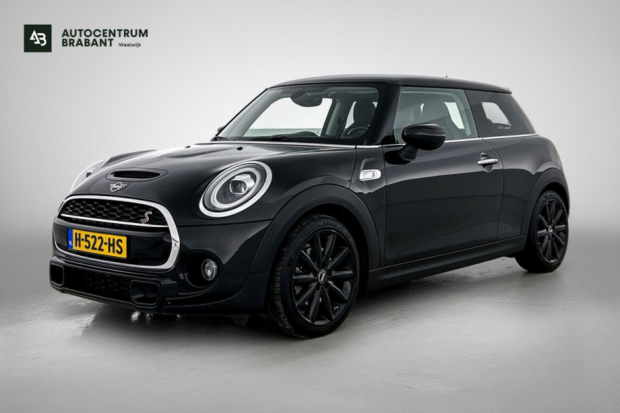 MINI Mini 2.0 Cooper S JCW Chili Serious Business (Dealer OnderH, Bucket Seats, Carplay, Navi Pro, Parkeerhulp, Stoelv, Etc)