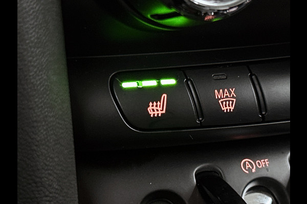 MINI Mini 2.0 Cooper S JCW Chili Serious Business (Dealer OnderH, Bucket Seats, Carplay, Navi Pro, Parkeerhulp, Stoelv, Etc)