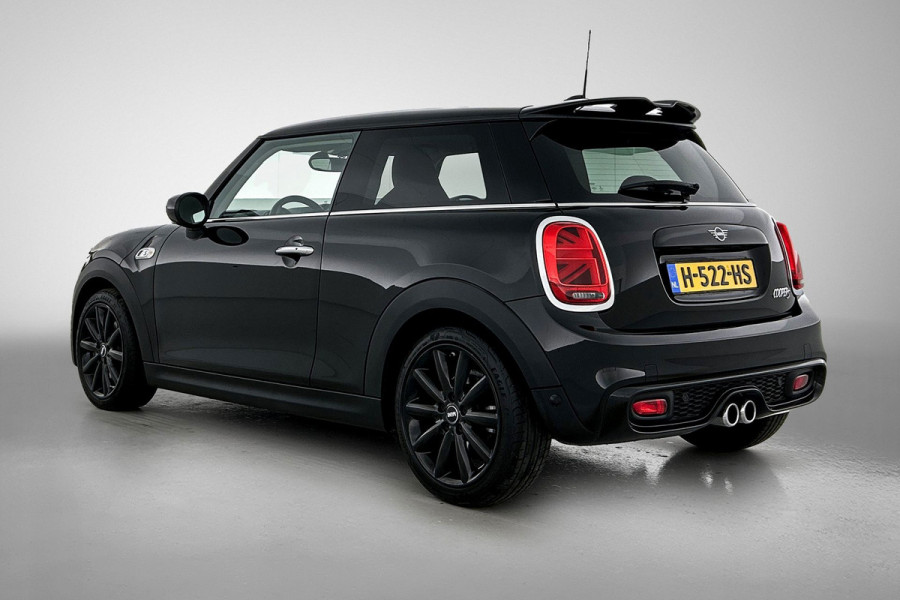 MINI Mini 2.0 Cooper S JCW Chili Serious Business (Dealer OnderH, Bucket Seats, Carplay, Navi Pro, Parkeerhulp, Stoelv, Etc)