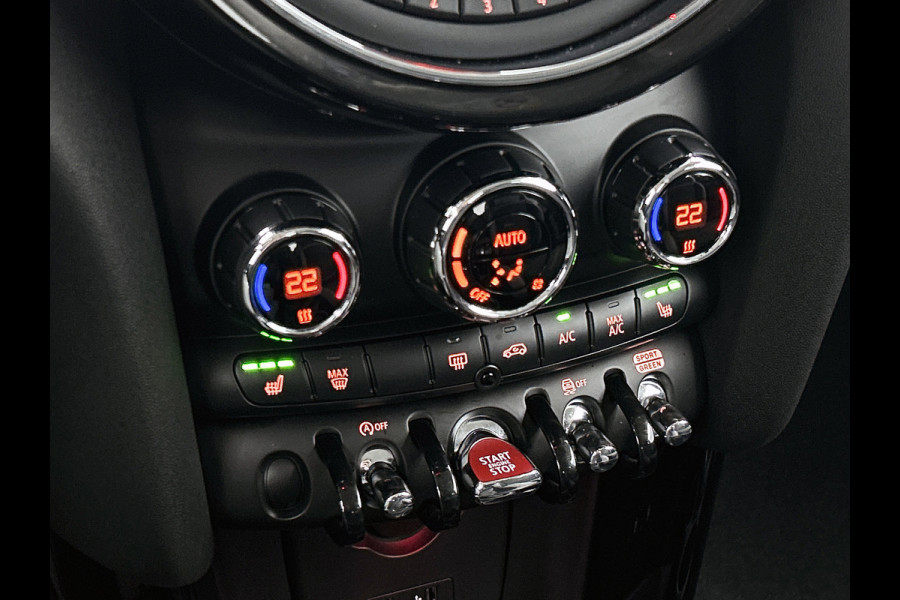 MINI Mini 2.0 Cooper S JCW Chili Serious Business (Dealer OnderH, Bucket Seats, Carplay, Navi Pro, Parkeerhulp, Stoelv, Etc)