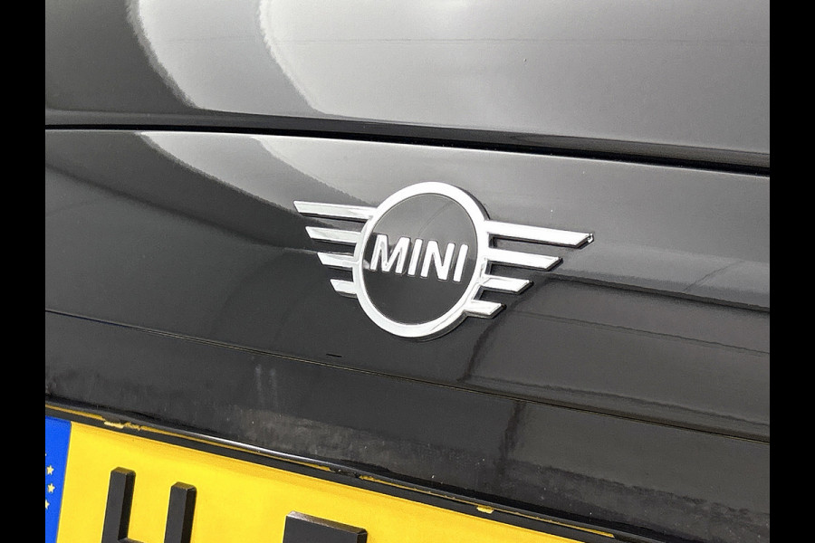 MINI Mini 2.0 Cooper S JCW Chili Serious Business (Dealer OnderH, Bucket Seats, Carplay, Navi Pro, Parkeerhulp, Stoelv, Etc)