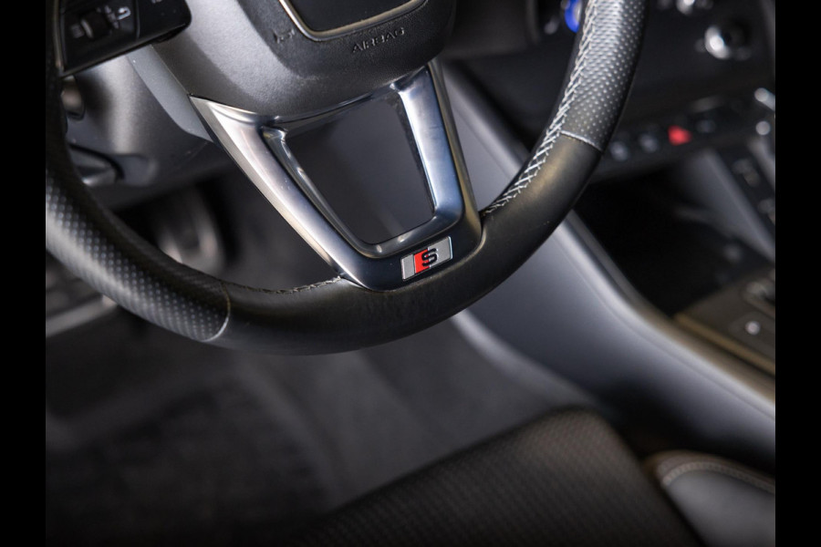 Audi Q3 35 TFSI 2x S-Line / 150pk / Trekhaak / Achteruitrij camera / Stoelverwarming /