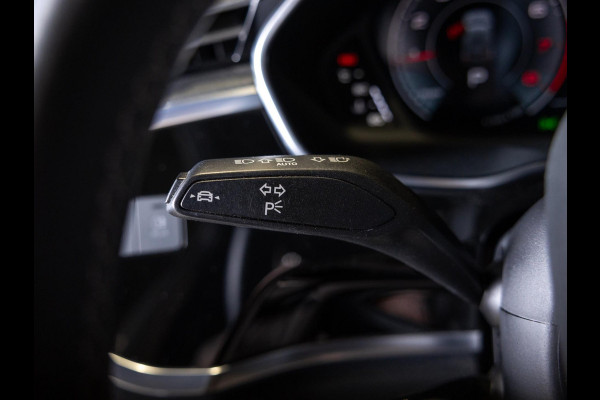 Audi Q3 35 TFSI 2x S-Line / 150pk / Trekhaak / Achteruitrij camera / Stoelverwarming /