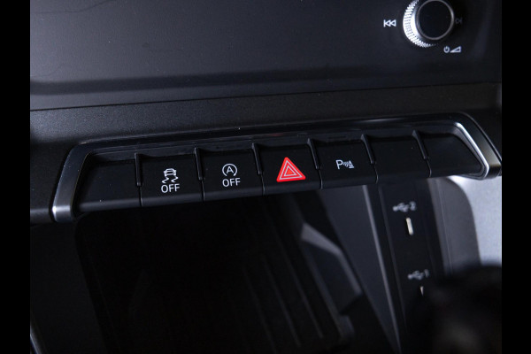 Audi Q3 35 TFSI 2x S-Line / 150pk / Trekhaak / Achteruitrij camera / Stoelverwarming /