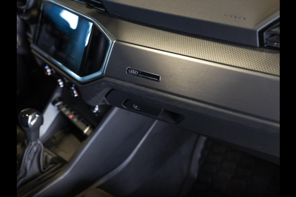 Audi Q3 35 TFSI 2x S-Line / 150pk / Trekhaak / Achteruitrij camera / Stoelverwarming /