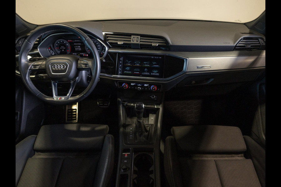 Audi Q3 35 TFSI 2x S-Line / 150pk / Trekhaak / Achteruitrij camera / Stoelverwarming /