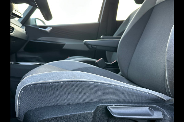 Volkswagen ID.3 First Plus 58 kWh CAMERA / STOELVERW.