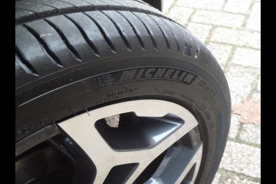 Renault Kadjar 1.3 TCe Intens Aut.|Panodak|Blindspot|Afn.Trekhaak|Camera|Keyless-Entry/Go|Navi|Cruise-Control