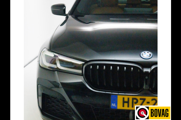 BMW 5 Serie 545e xDrive High Exec. M-sport Black Edition 394 PK automaat | Open Dak | Trekhaak elec. | 360 Camera, Stoel- en stuurverwarming