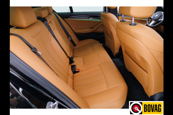 BMW 5 Serie 545e xDrive High Exec. M-sport Black Edition 394 PK automaat | Open Dak | Trekhaak elec. | 360 Camera, Stoel- en stuurverwarming