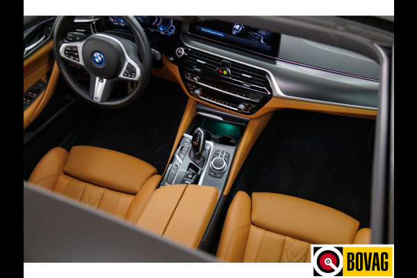 BMW 5 Serie 545e xDrive High Exec. M-sport Black Edition 394 PK automaat | Open Dak | Trekhaak elec. | 360 Camera, Stoel- en stuurverwarming