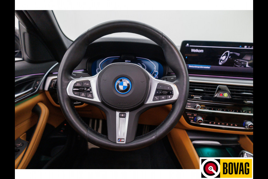 BMW 5 Serie 545e xDrive High Exec. M-sport Black Edition 394 PK automaat | Open Dak | Trekhaak elec. | 360 Camera, Stoel- en stuurverwarming